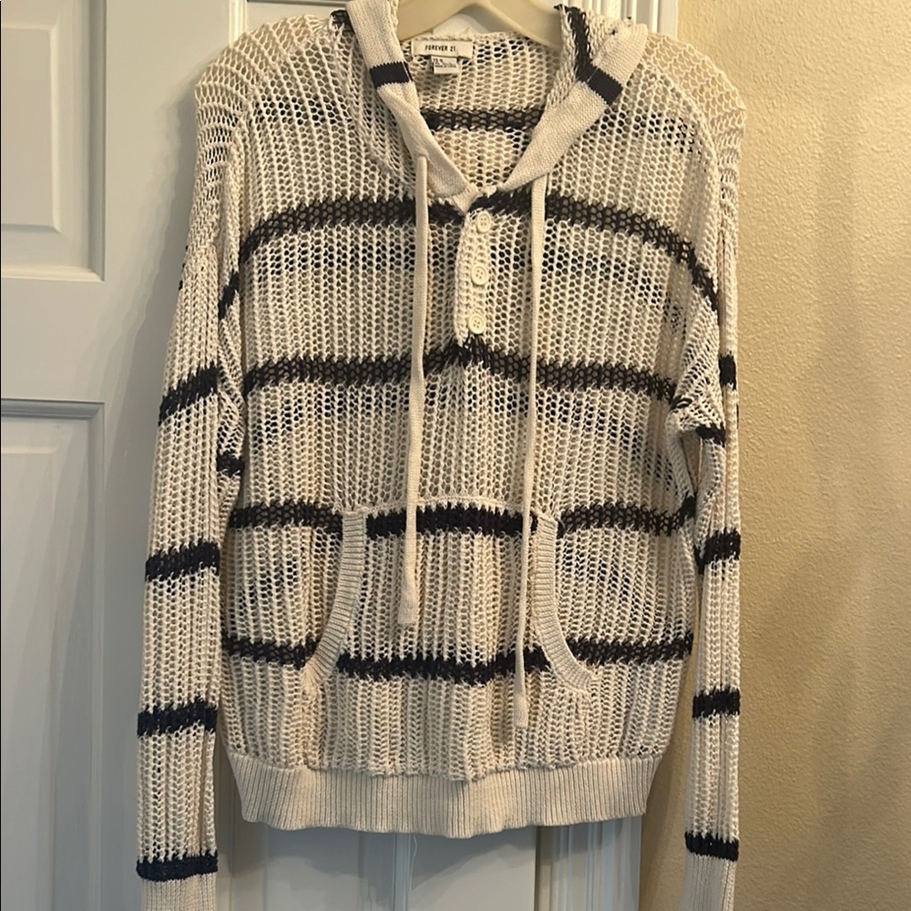 Forever 21 Black and Cream Knit Hoodie
